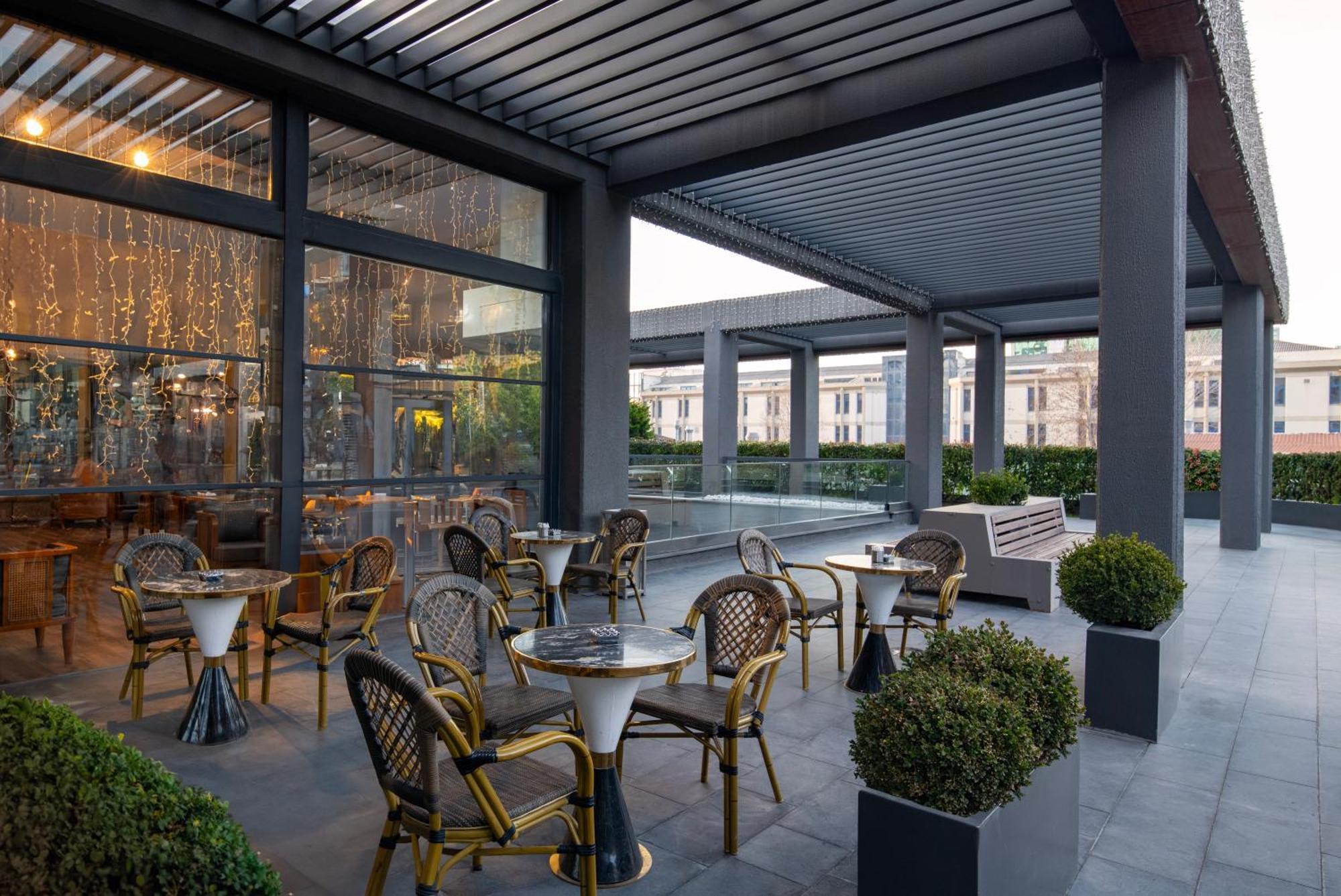 Movenpick Living Istanbul West Hotel Ngoại thất bức ảnh