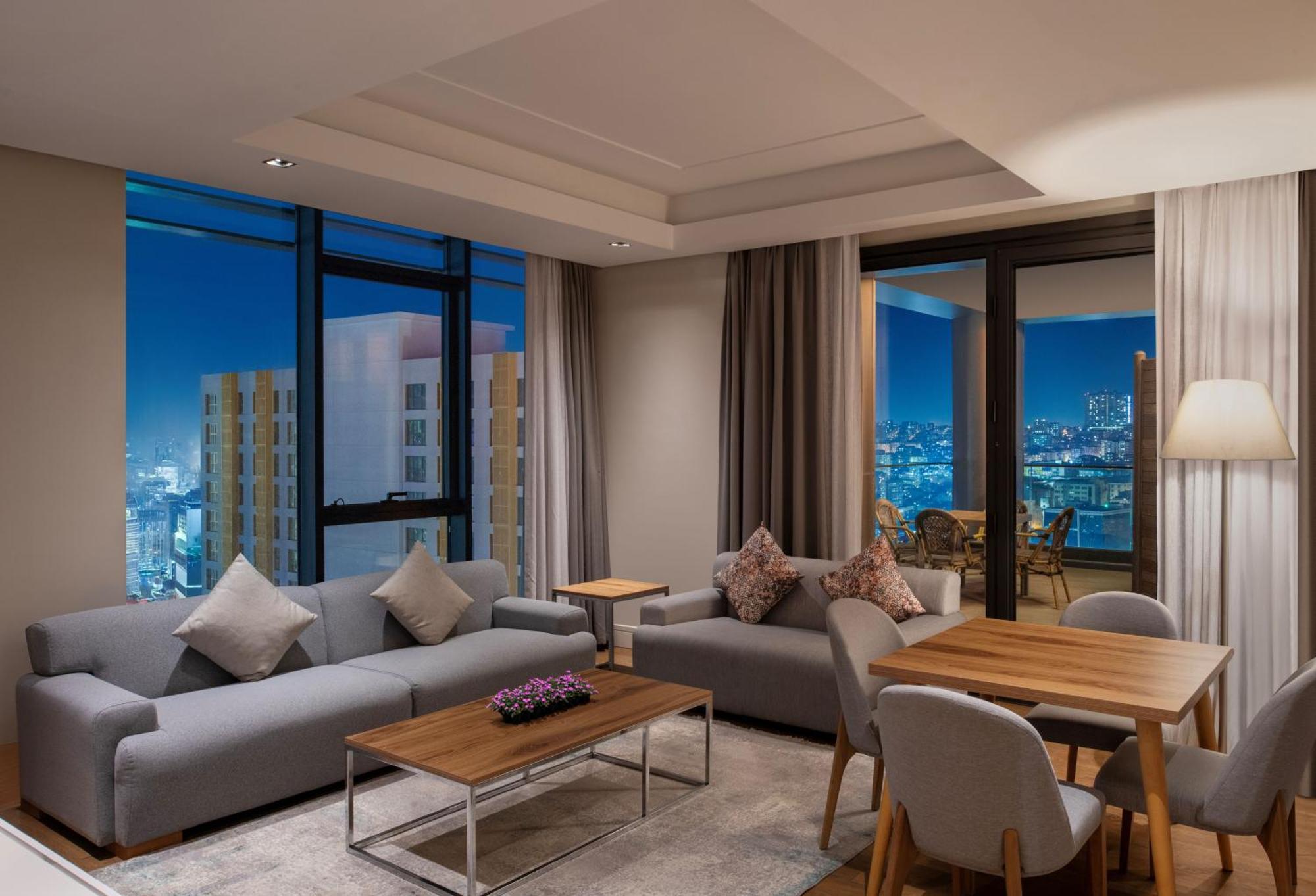 Movenpick Living Istanbul West Hotel Ngoại thất bức ảnh