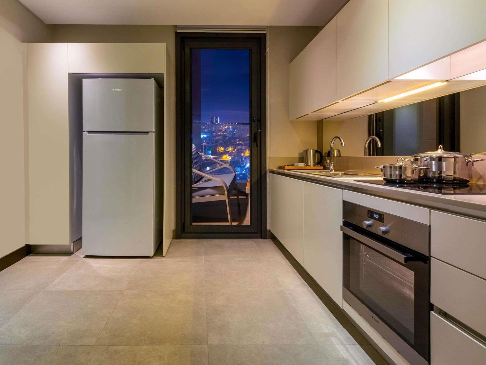 Movenpick Living Istanbul West Hotel Ngoại thất bức ảnh