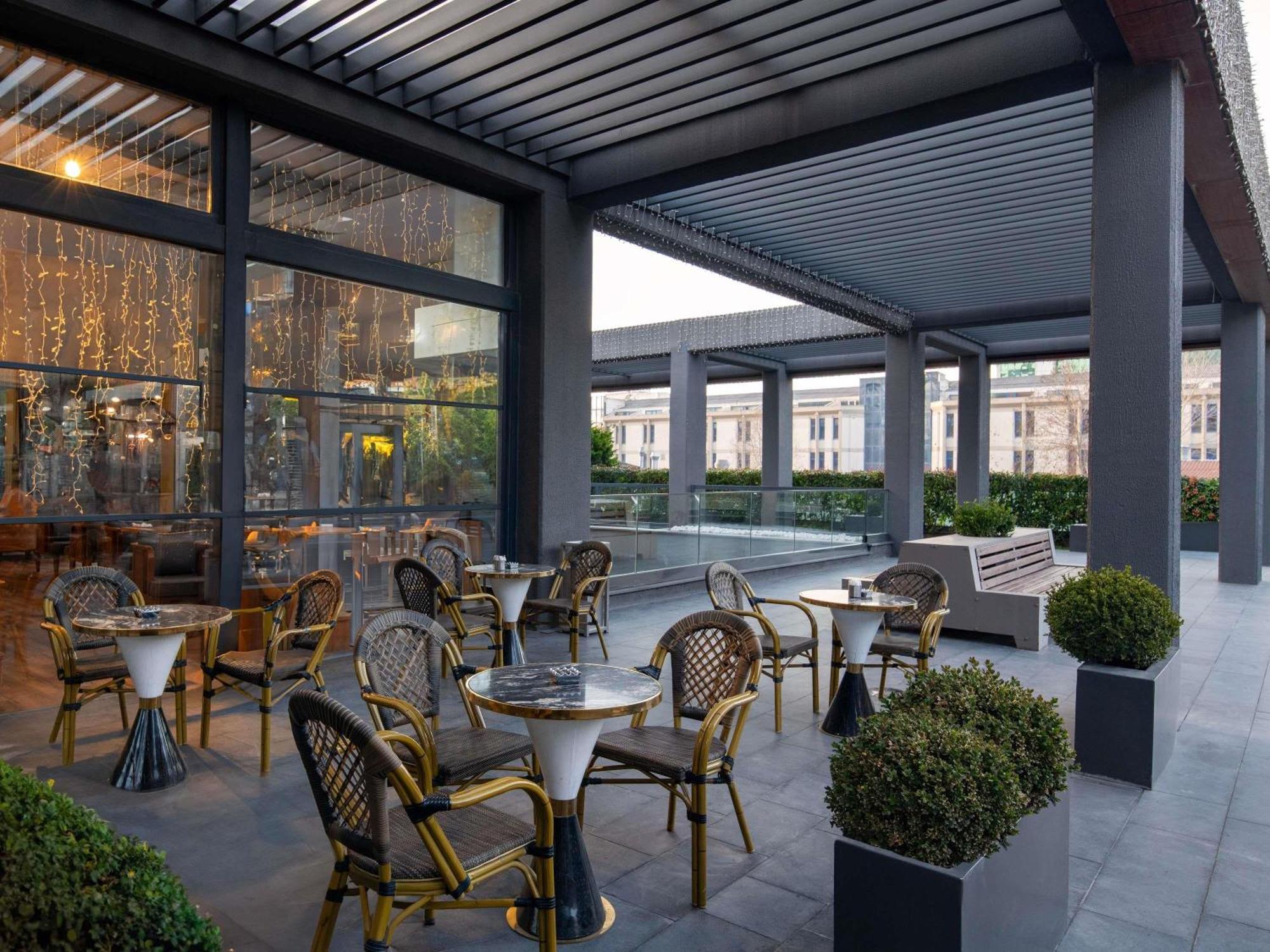 Movenpick Living Istanbul West Hotel Ngoại thất bức ảnh