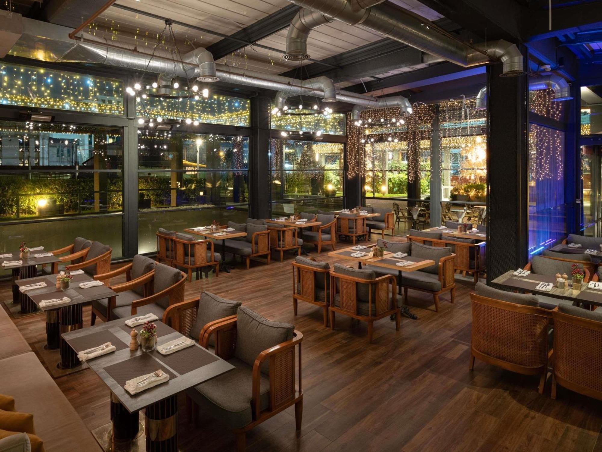 Movenpick Living Istanbul West Hotel Ngoại thất bức ảnh