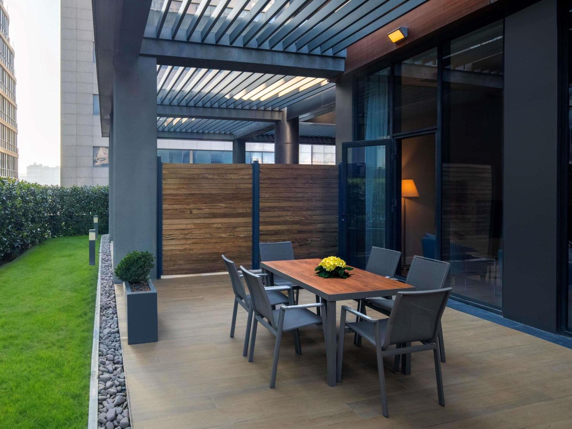 Movenpick Living Istanbul West Hotel Ngoại thất bức ảnh