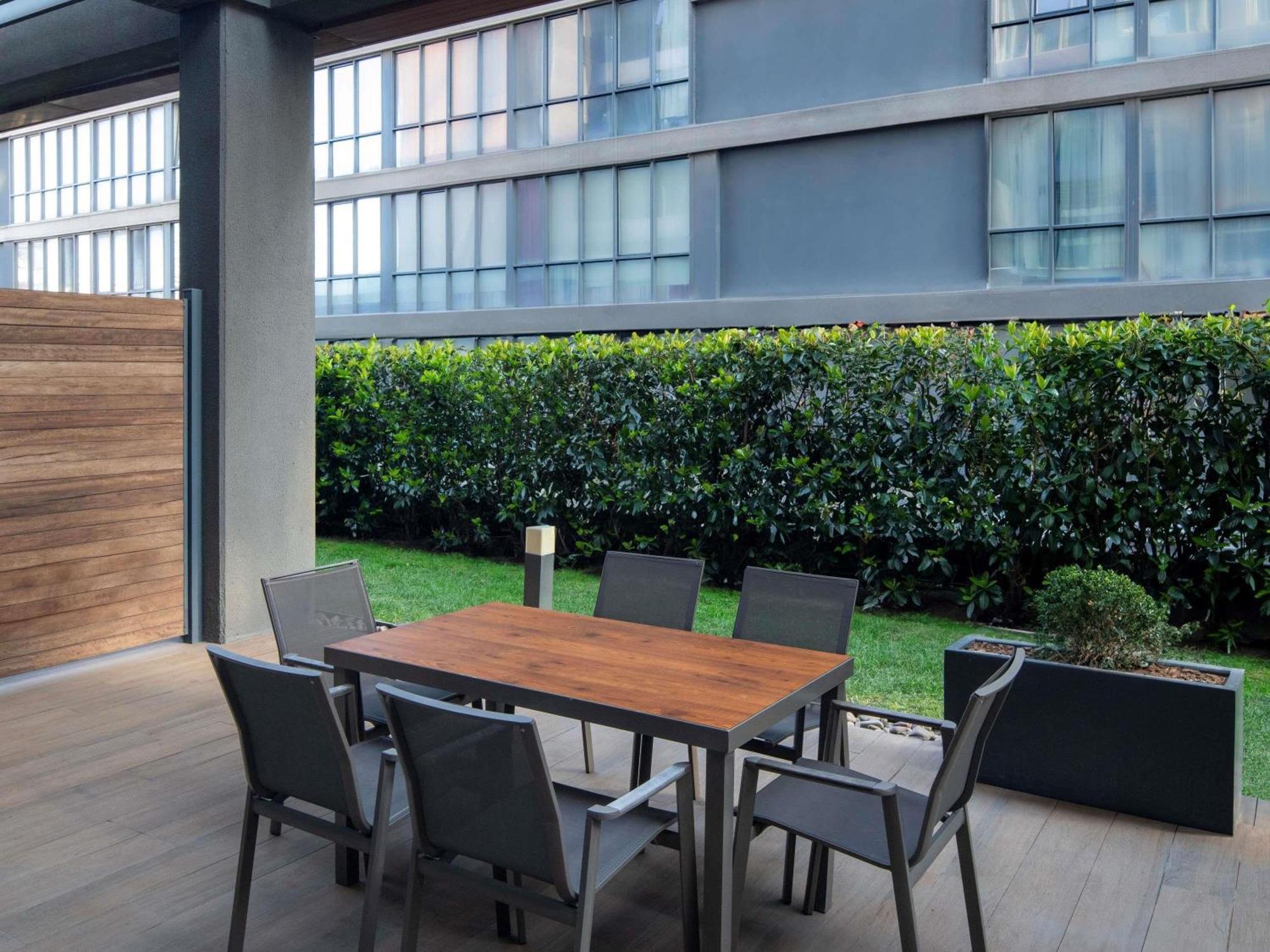 Movenpick Living Istanbul West Hotel Ngoại thất bức ảnh