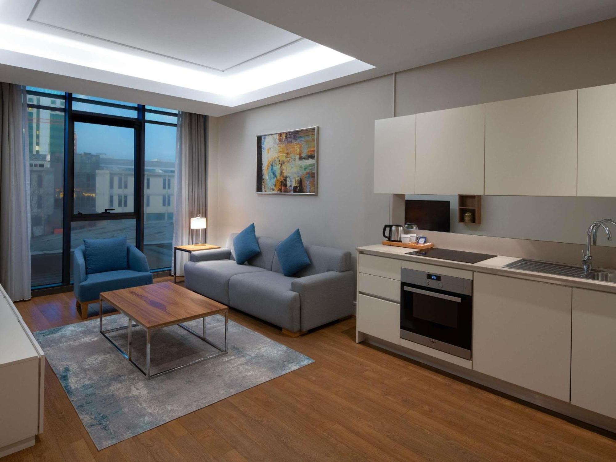 Movenpick Living Istanbul West Hotel Ngoại thất bức ảnh