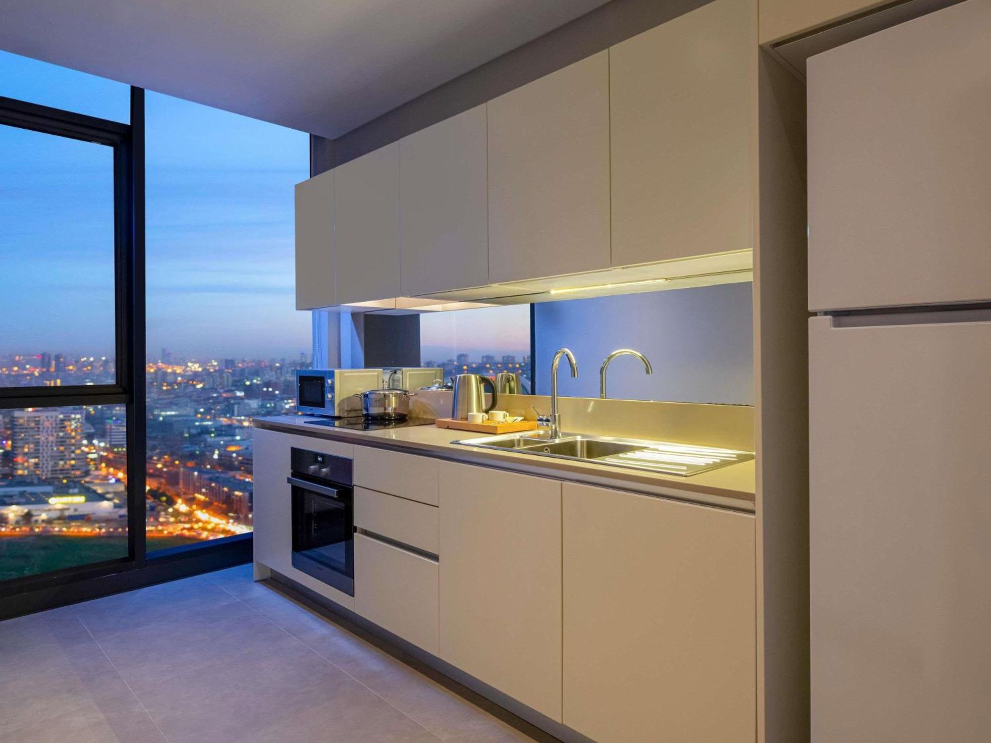 Movenpick Living Istanbul West Hotel Ngoại thất bức ảnh