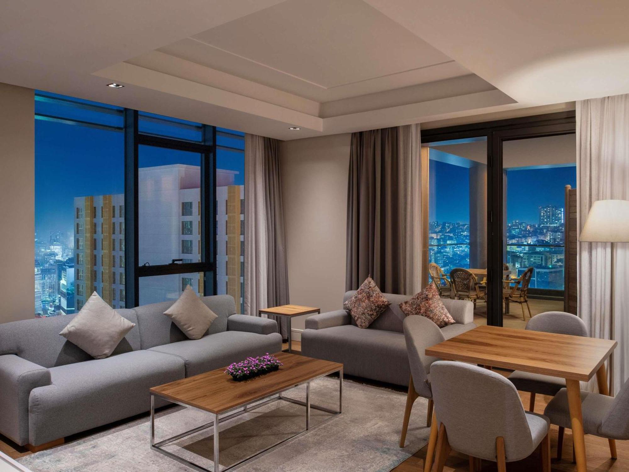 Movenpick Living Istanbul West Hotel Ngoại thất bức ảnh